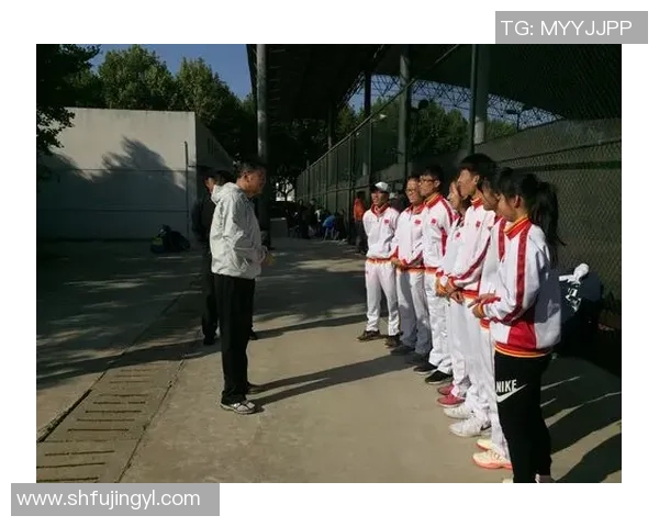 成都网球队节奏表现分析与提升策略探讨